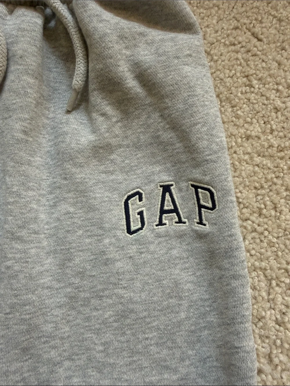 Lot of 2 GAP Kids Sweatpants in Black & Light Gray XS (4-5)